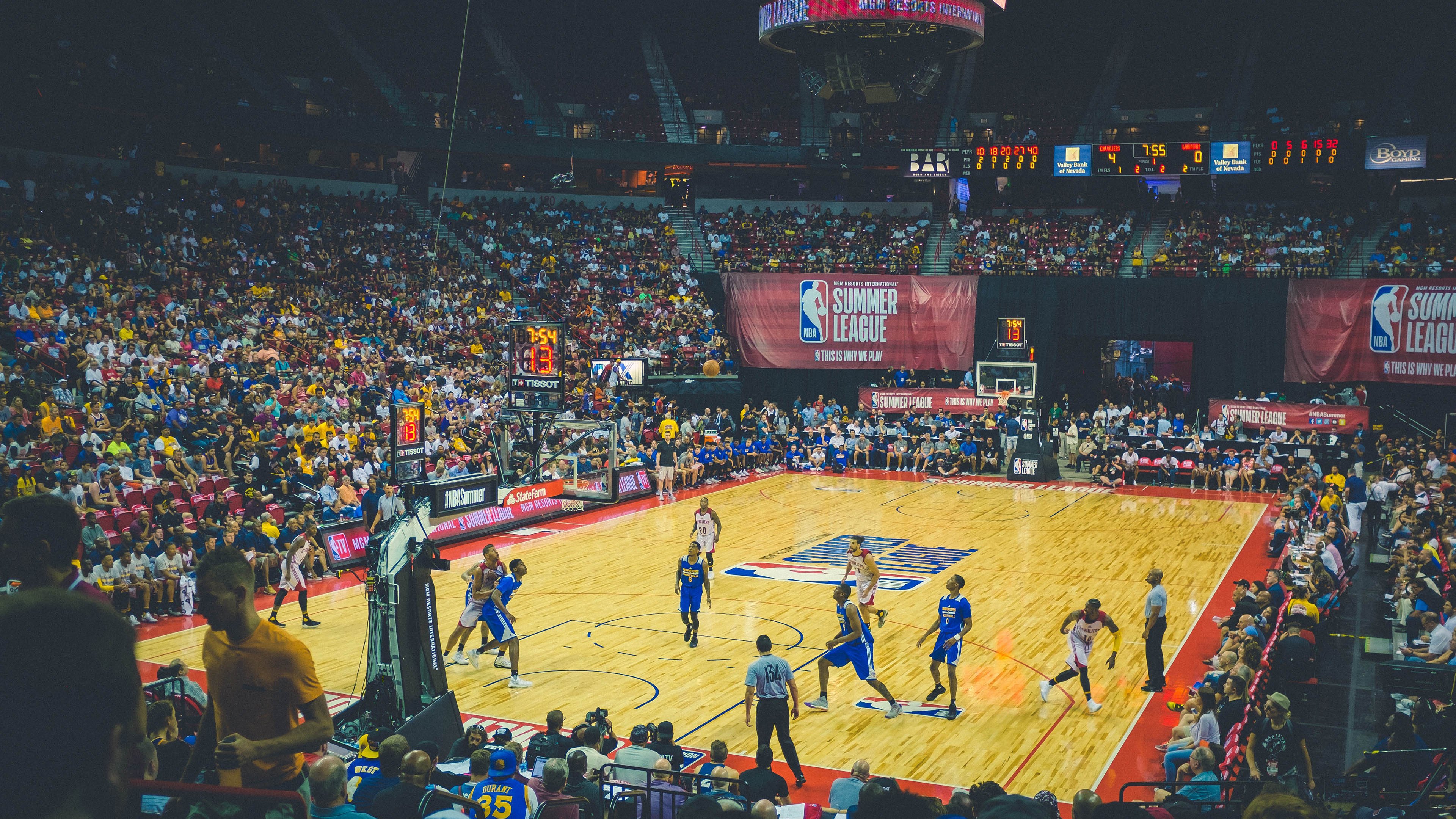 运动精神：永不放弃的篮球精神传递，诠释运动精神