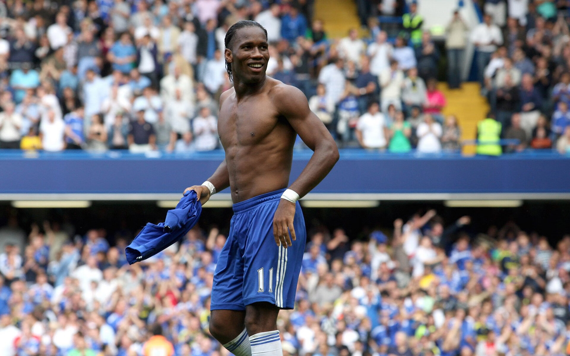 爱游戏下载-瓦拉内射门破门，皇马赢得西甲冠军悬念加大，皇马同意瓦拉内转会给曼联