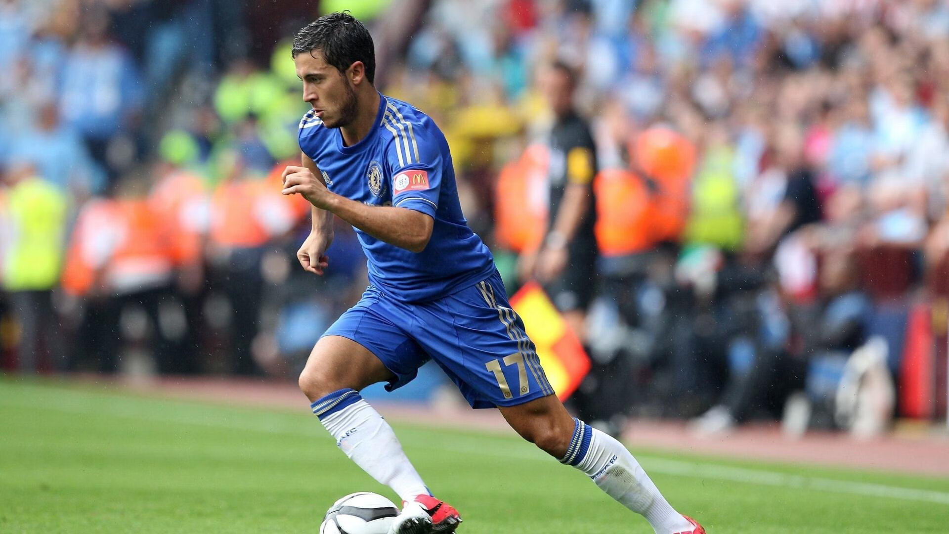 AYX SPORTS-裁判追不上塞内加尔边锋：太快，踩雪都飞起来了，塞内加尔中场